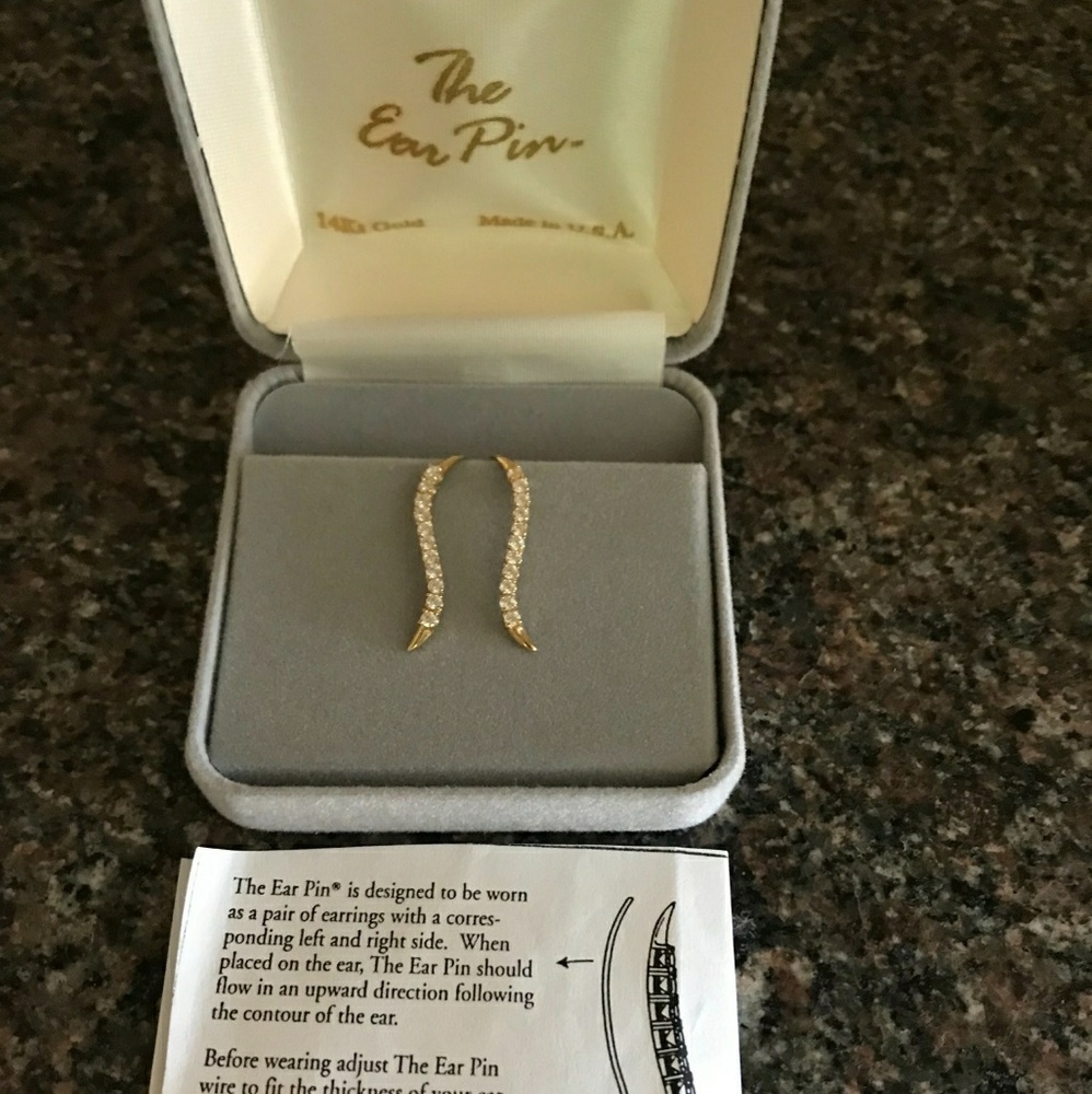 14caret earpins